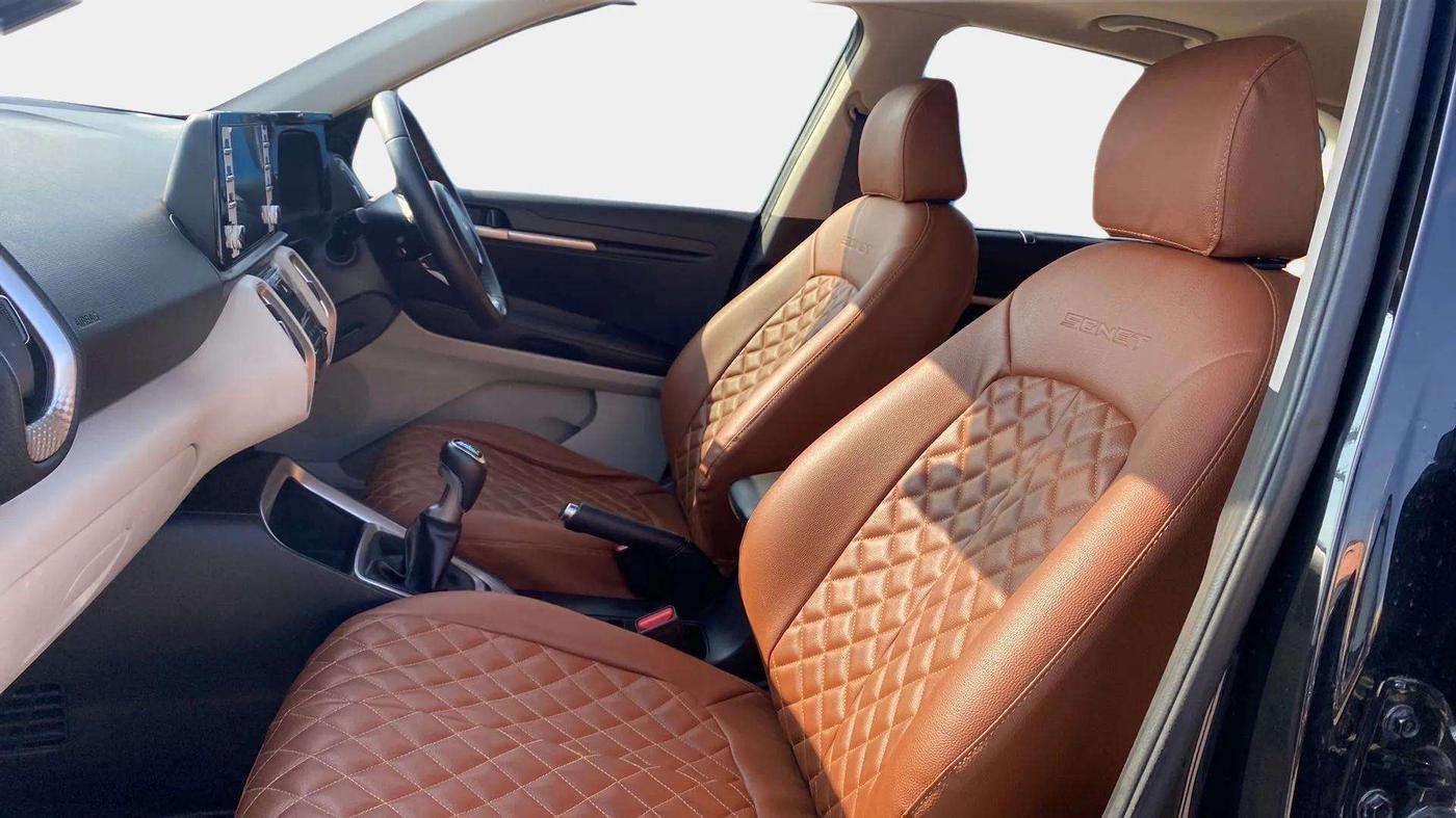 2022 KIA SONET HTX ANNIVERSARY EDITION 1.0 IMT, Petrol, Manual, 35,995 km, Right Side Front Door Cabin