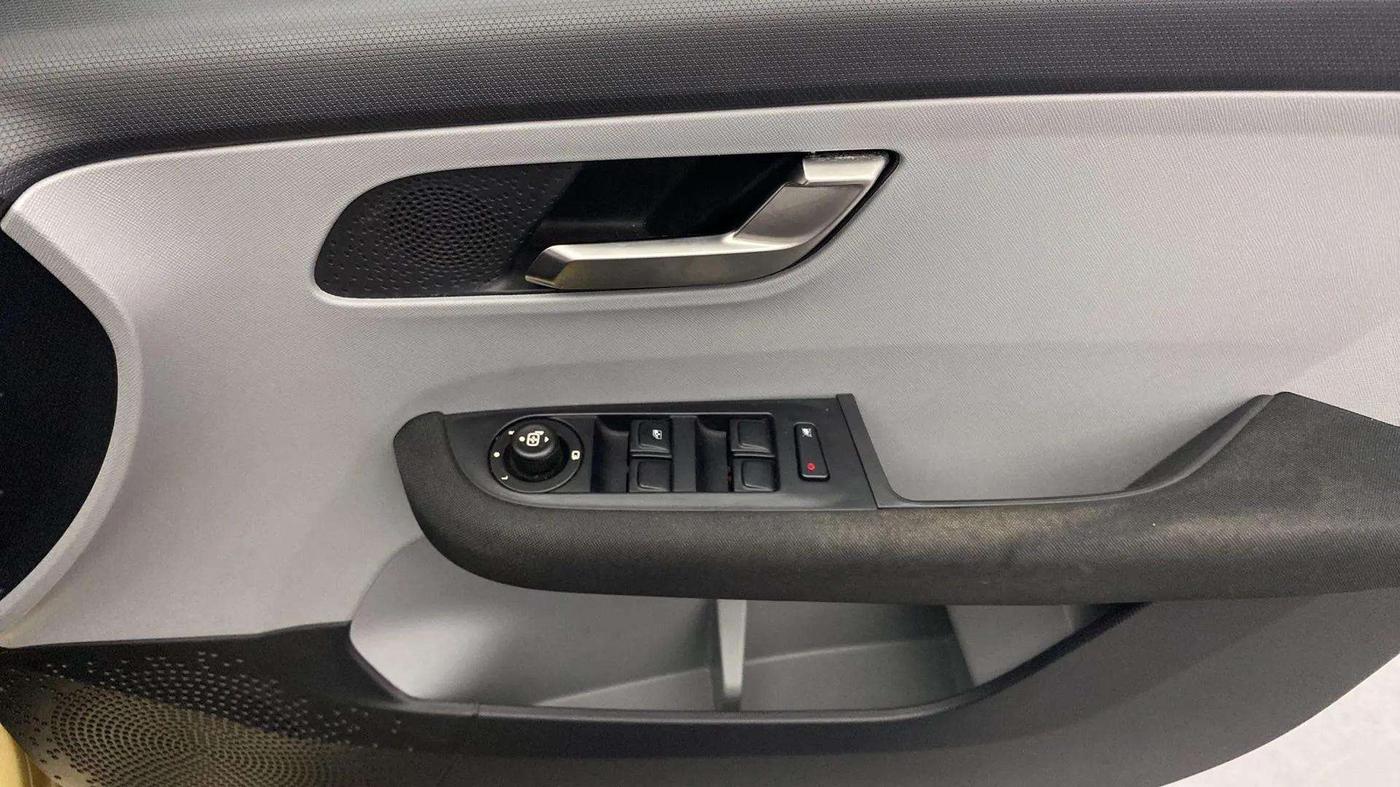 2020 Tata ALTROZ XZ PETROL, Petrol, Manual, 18,418 km, Driver Side Door Panels Control