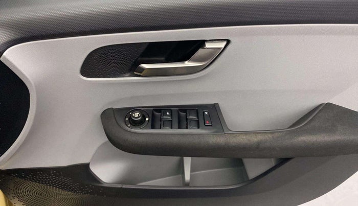 2020 Tata ALTROZ XZ PETROL, Petrol, Manual, 18,418 km, Driver Side Door Panels Control