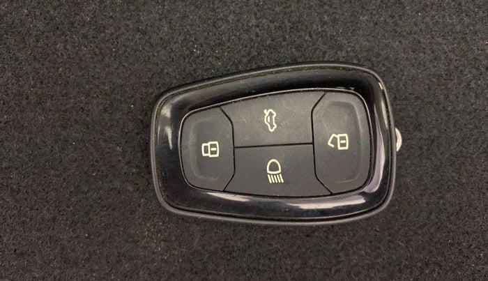2020 Tata ALTROZ XZ PETROL, Petrol, Manual, 18,418 km, Key Close Up
