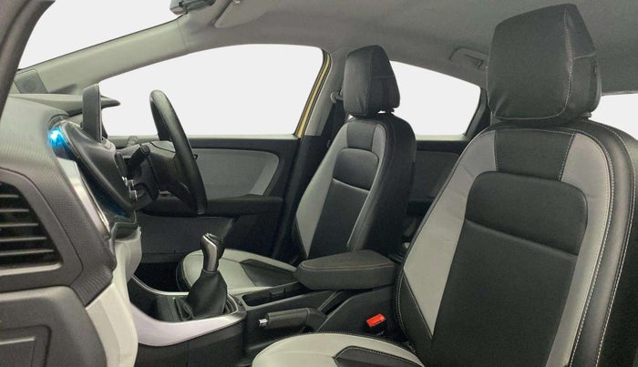 2020 Tata ALTROZ XZ PETROL, Petrol, Manual, 18,418 km, Right Side Front Door Cabin