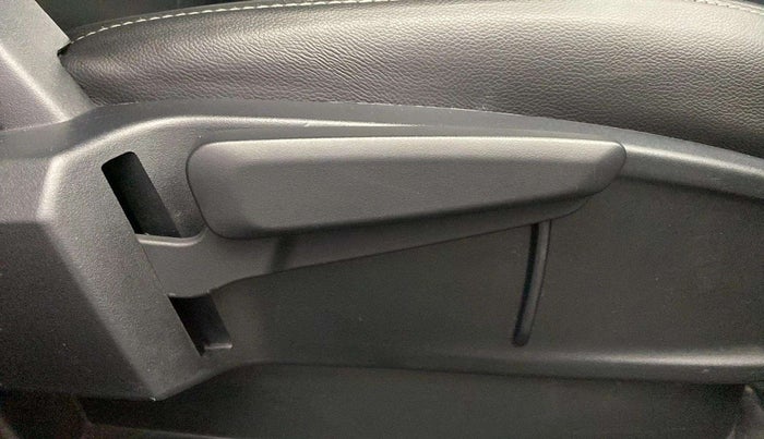 2020 Tata ALTROZ XZ PETROL, Petrol, Manual, 18,418 km, Driver Side Adjustment Panel