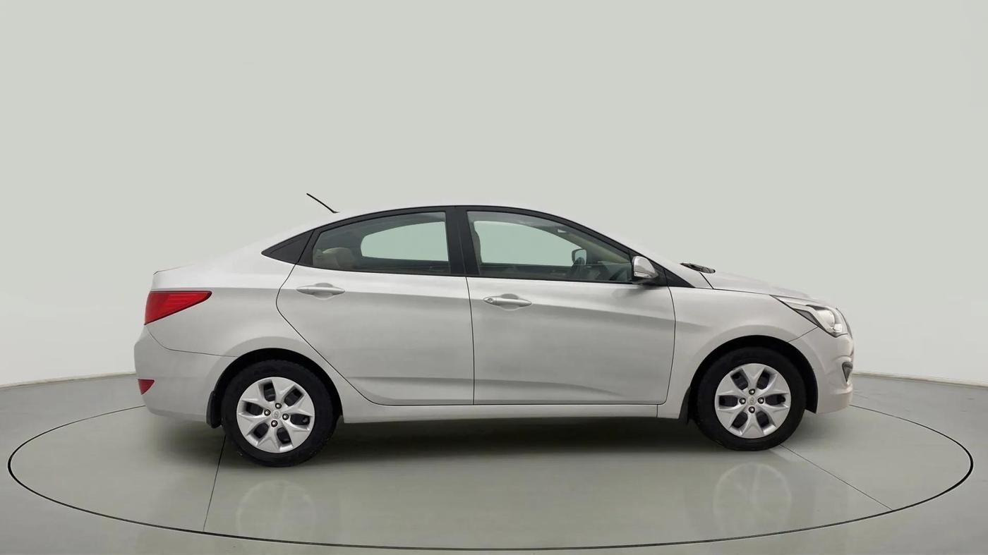 2016 Hyundai Verna 1.6 VTVT S, Petrol, Manual, 77,069 km, Right Side View