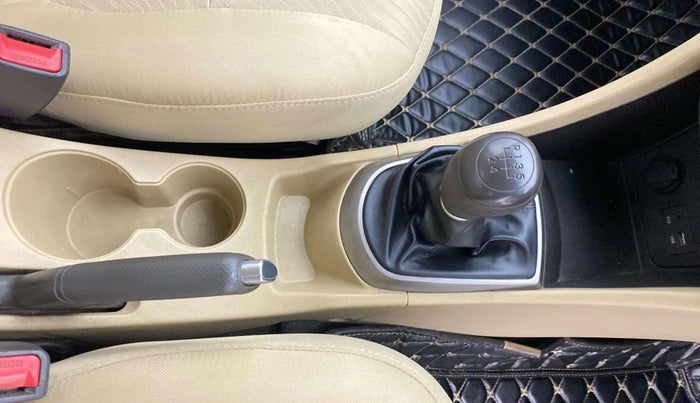 2016 Hyundai Verna 1.6 VTVT S, Petrol, Manual, 77,069 km, Gear Lever
