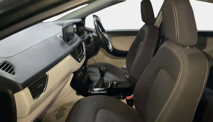 2020 Tata NEXON XZ PLUS DIESEL SUNROOF, Diesel, Manual, 61,072 km, Right Side Front Door Cabin