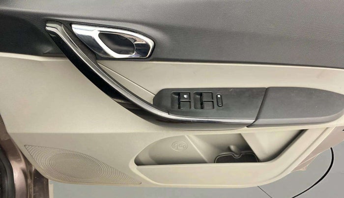 2018 Tata Tiago XZ PETROL, Petrol, Manual, 52,944 km, Driver Side Door Panels Control