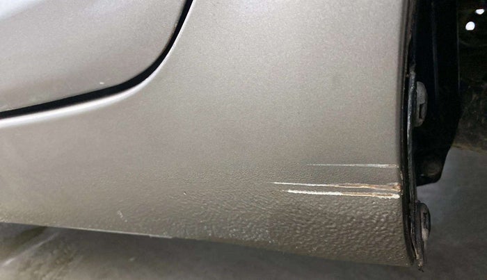 2015 Maruti Swift Dzire VXI, Petrol, Manual, 79,440 km, Left running board - Minor scratches