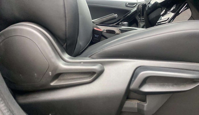 2022 Tata NEXON XZ PLUS PETROL DARK EDITION, Petrol, Manual, 21,778 km, Driver Side Adjustment Panel