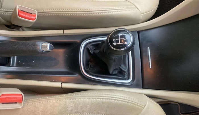 2022 Maruti Ciaz ALPHA 1.5 SHVS PETROL, Petrol, Manual, 41,044 km, Gear Lever