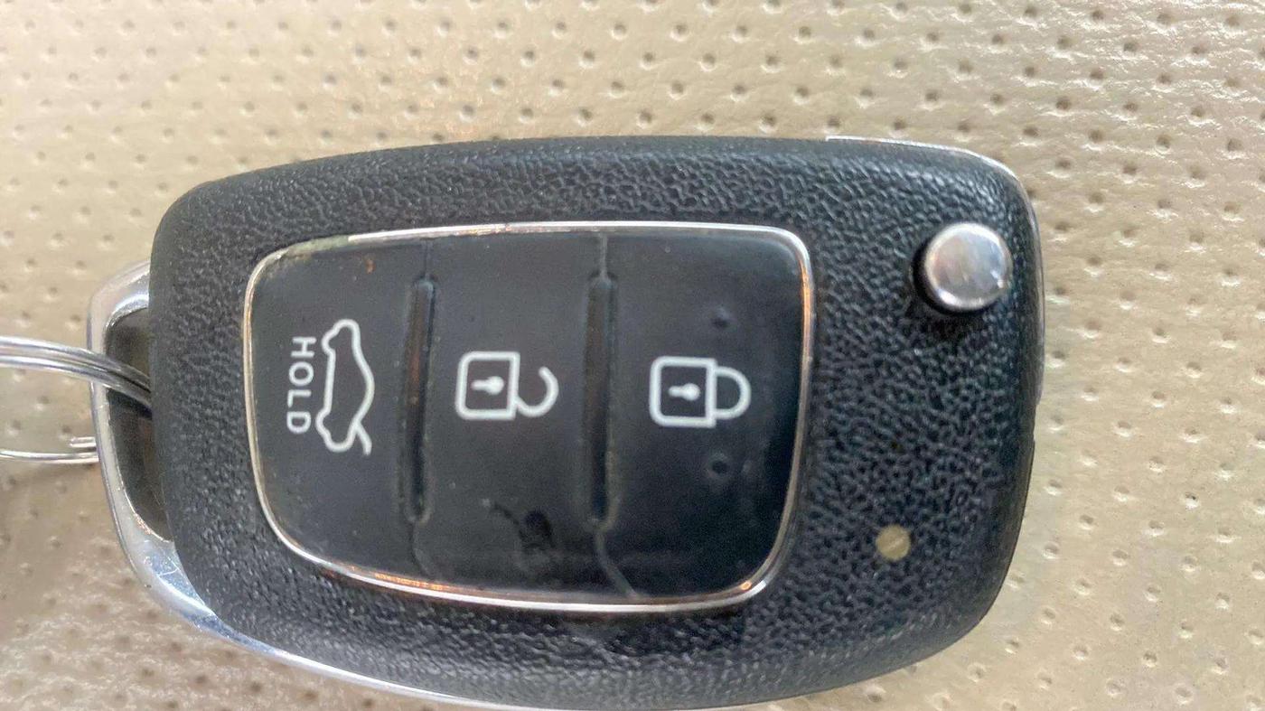 2014 Hyundai Xcent S 1.2, Petrol, Manual, 52,055 km, Key Close Up