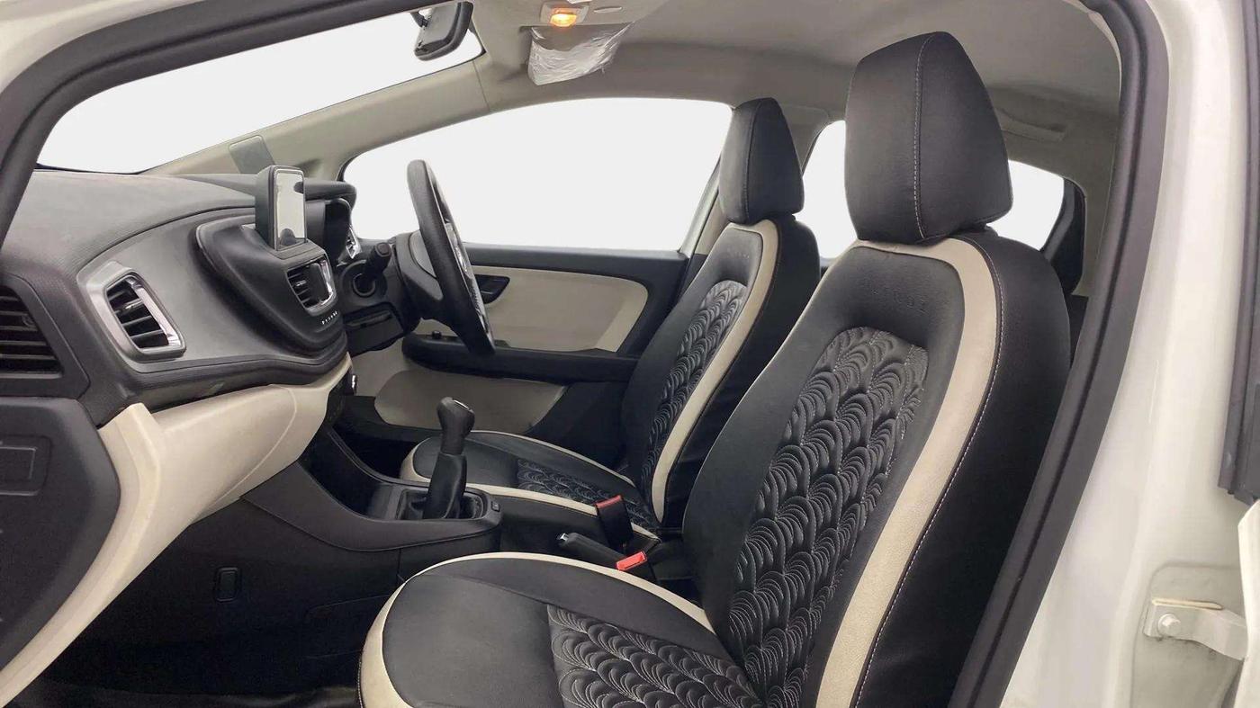 2022 Tata ALTROZ XM PLUS PETROL, Petrol, Manual, 28,018 km, Right Side Front Door Cabin