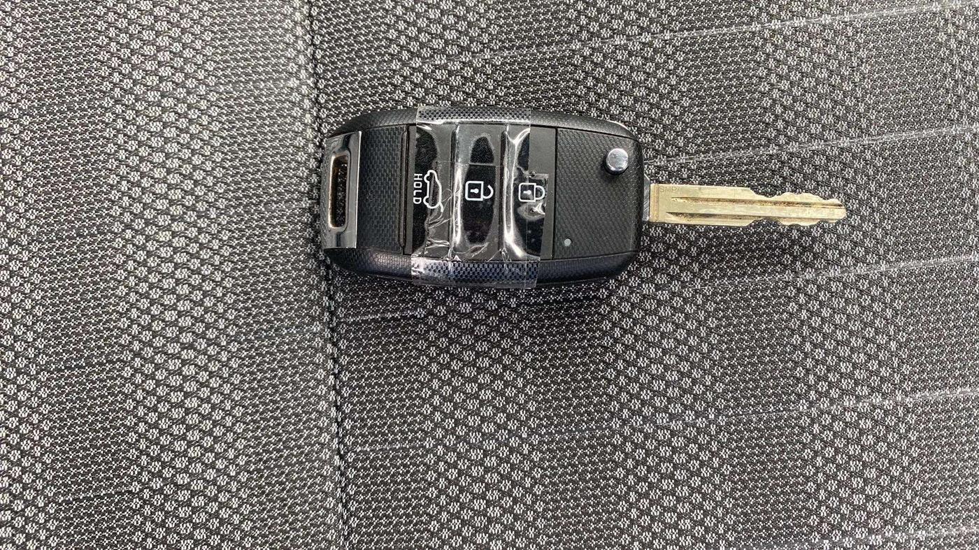 2023 KIA SONET HTK PLUS 1.2, Petrol, Manual, 16,780 km, Key Close Up
