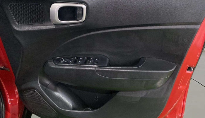 2021 Hyundai VENUE S+ 1.2, Petrol, Manual, 28,071 km, Driver Side Door Panels Control