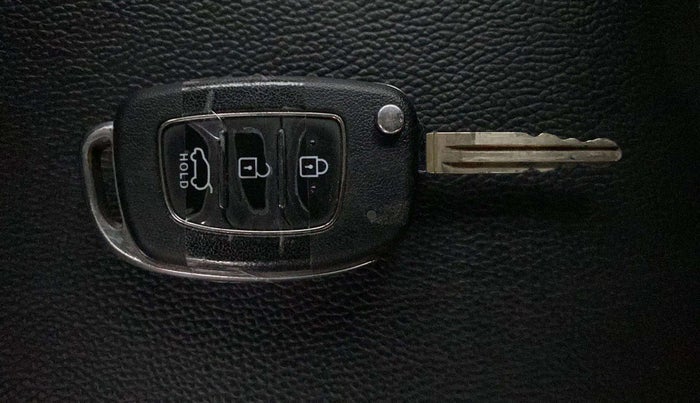 2021 Hyundai VENUE S+ 1.2, Petrol, Manual, 28,071 km, Key Close Up