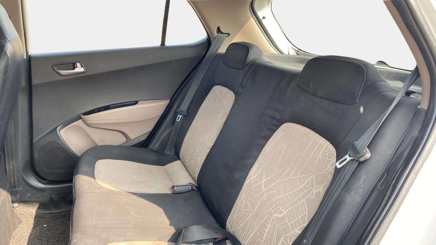 2018 Hyundai Grand i10 SPORTZ (O) 1.2 U2 CRDI, Diesel, Manual, 77,924 km, Right Side Rear Door Cabin