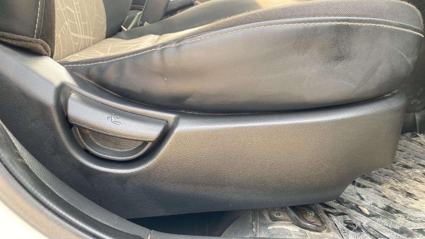 2018 Hyundai Grand i10 SPORTZ (O) 1.2 U2 CRDI, Diesel, Manual, 77,924 km, Driver Side Adjustment Panel