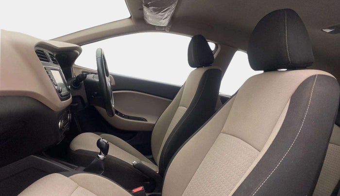 2016 Hyundai Elite i20 ASTA 1.2 (O), Petrol, Manual, 35,128 km, Right Side Front Door Cabin