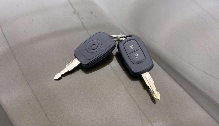 2020 Renault Kwid RXT 1.0 AMT (O), Petrol, Automatic, 28,331 km, Key Close Up