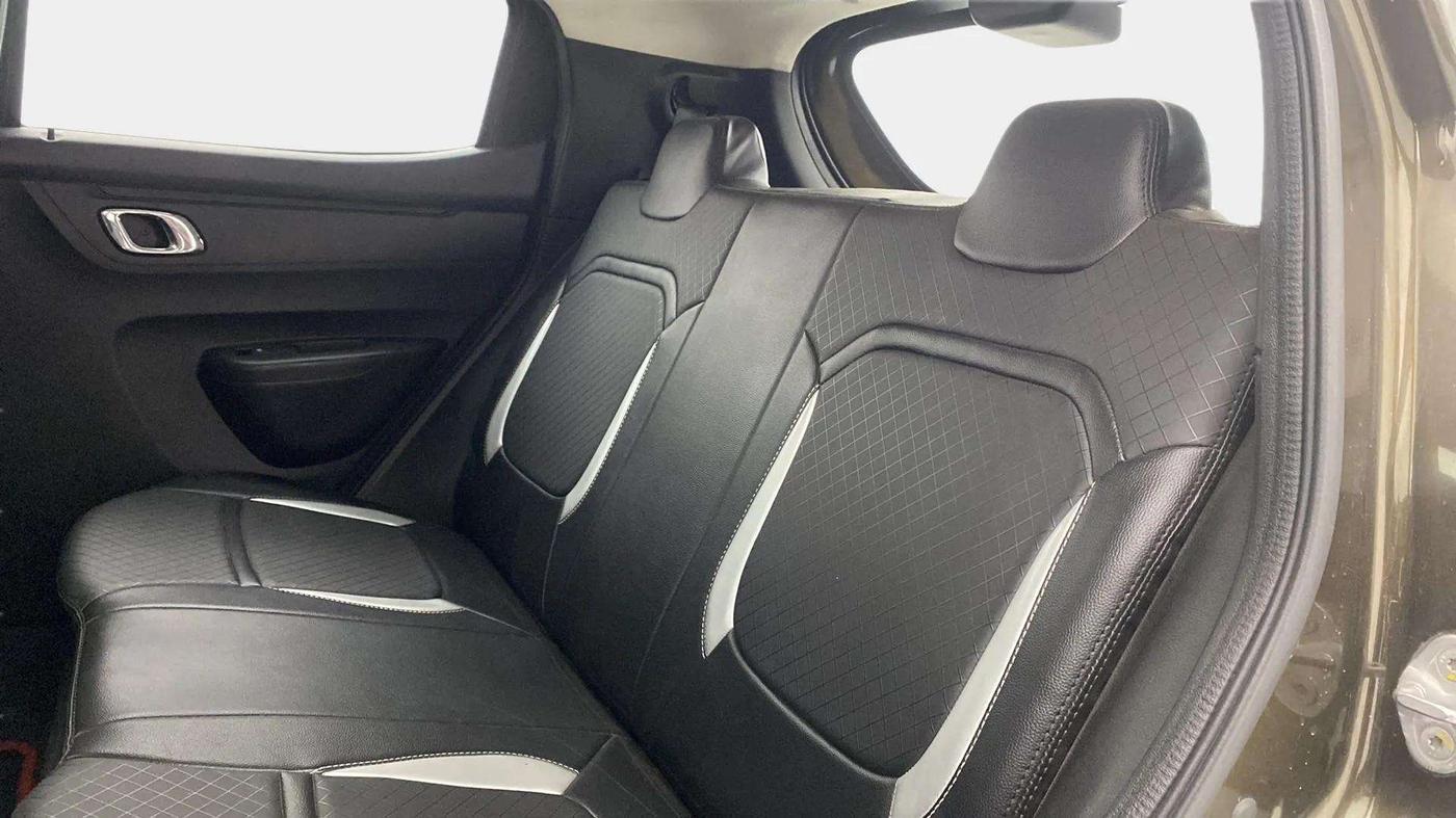 2020 Renault Kwid RXT 1.0 AMT (O), Petrol, Automatic, 28,331 km, Right Side Rear Door Cabin