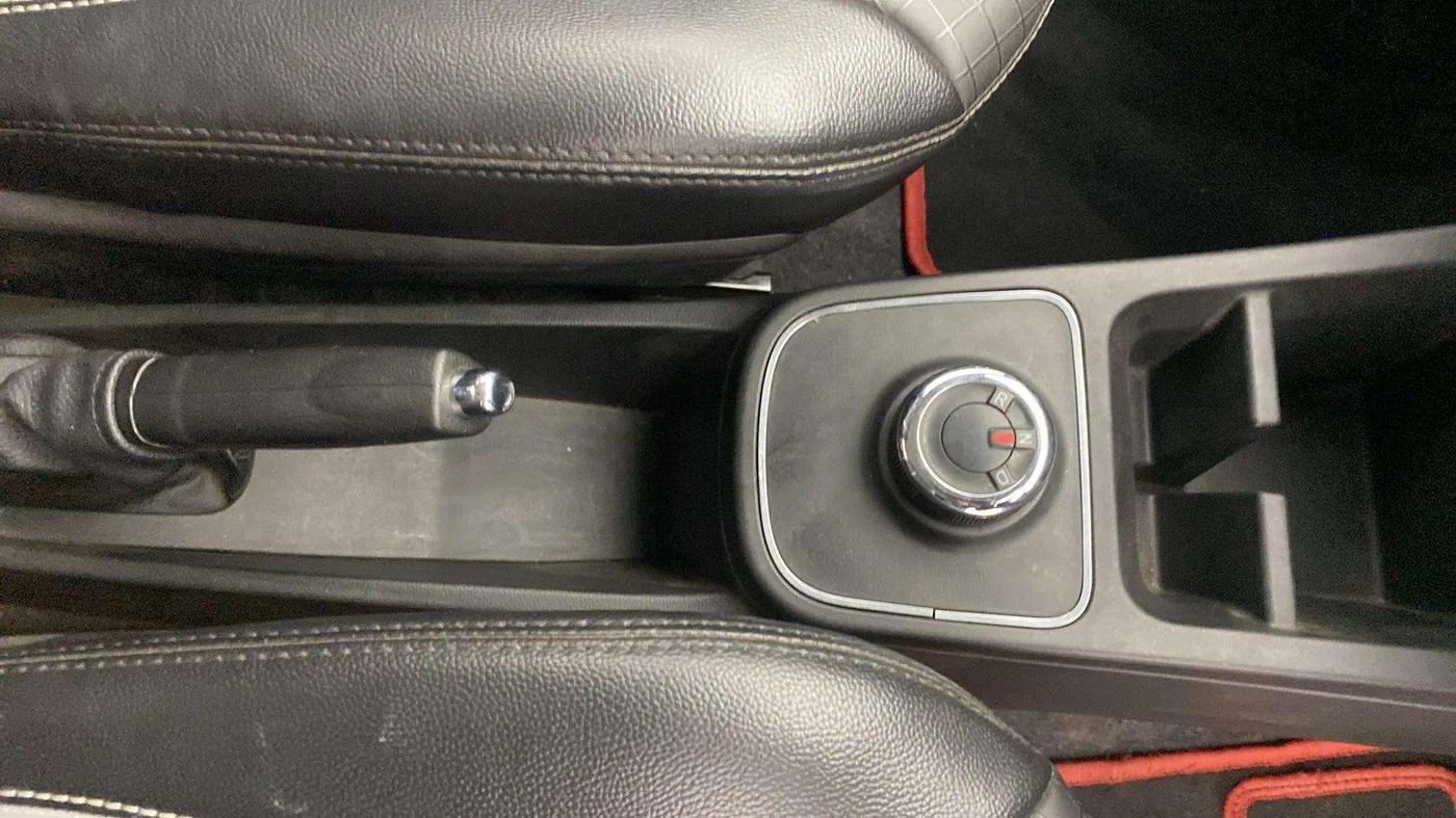 2020 Renault Kwid RXT 1.0 AMT (O), Petrol, Automatic, 28,331 km, Gear Lever