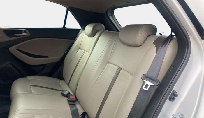2016 Hyundai Elite i20 ASTA 1.2 (O), Petrol, Manual, 61,904 km, Right Side Rear Door Cabin
