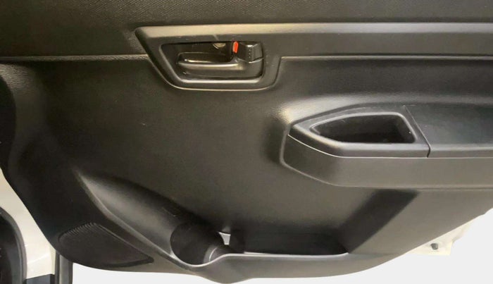 2020 Maruti S PRESSO VXI+, Petrol, Manual, 26,008 km, Driver Side Door Panels Control
