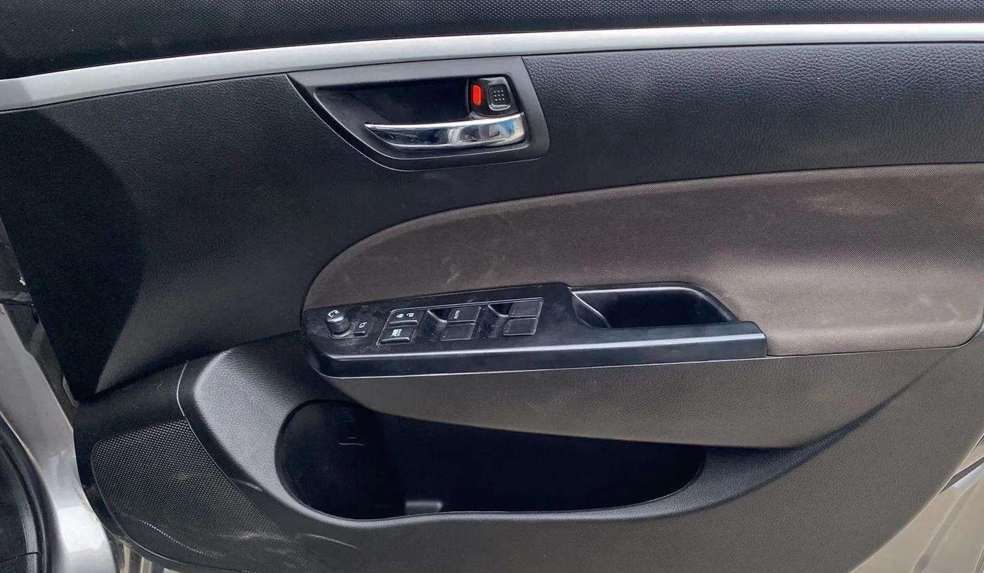 2016 Maruti Swift VXI, Petrol, Manual, 35,564 km, Driver Side Door Panels Control