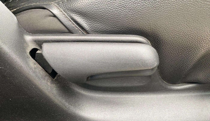 2016 Maruti Swift VXI, Petrol, Manual, 35,564 km, Driver Side Adjustment Panel