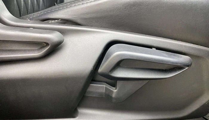 2021 Tata Tiago XZ PLUS PETROL, Petrol, Manual, 34,552 km, Driver Side Adjustment Panel