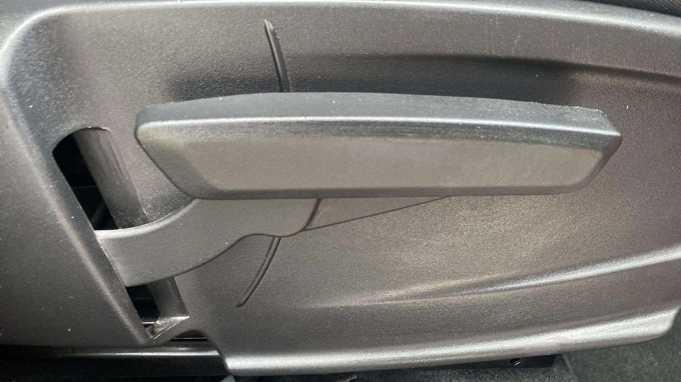 2023 Tata PUNCH Creative Dual Tone AMT Sunroof , Petrol, Automatic, 17,294 km, Driver Side Adjustment Panel