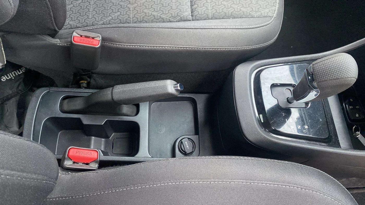 2023 Tata PUNCH Creative Dual Tone AMT Sunroof , Petrol, Automatic, 17,294 km, Gear Lever