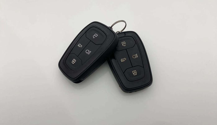 2022 Tata ALTROZ XZ PLUS PETROL, Petrol, Manual, 29,880 km, Key Close Up