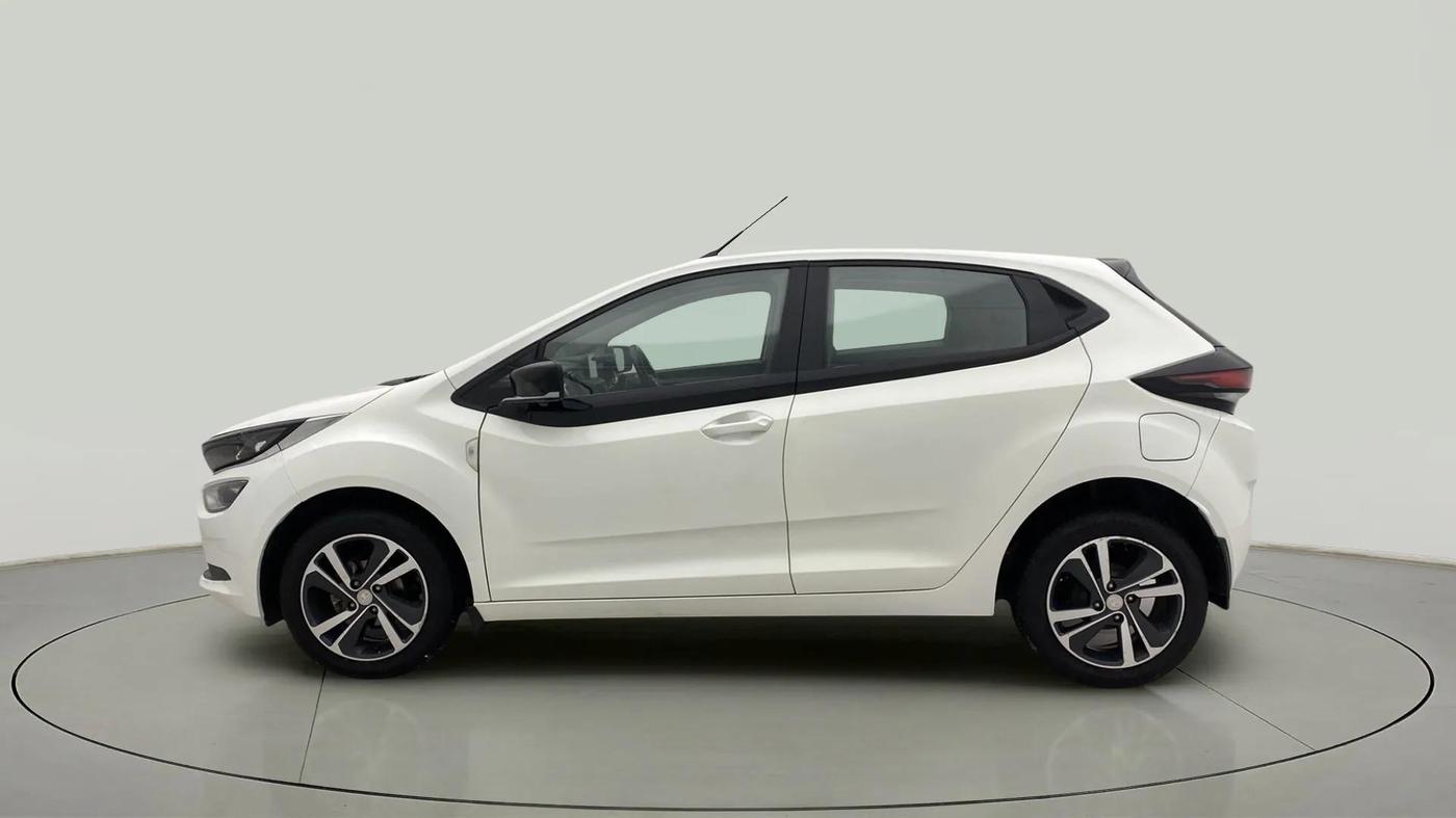 2022 Tata ALTROZ XZ PLUS PETROL, Petrol, Manual, 29,880 km, Left Side