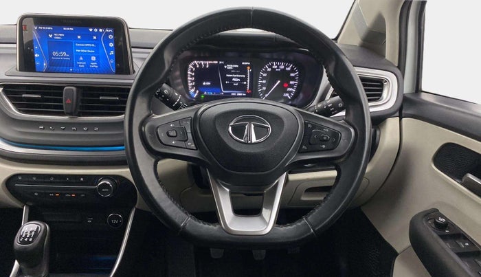 2022 Tata ALTROZ XZ PLUS PETROL, Petrol, Manual, 29,880 km, Steering Wheel Close Up