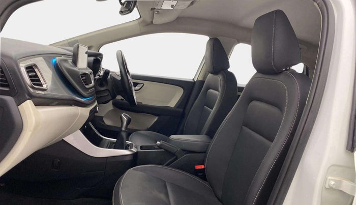 2022 Tata ALTROZ XZ PLUS PETROL, Petrol, Manual, 29,880 km, Right Side Front Door Cabin