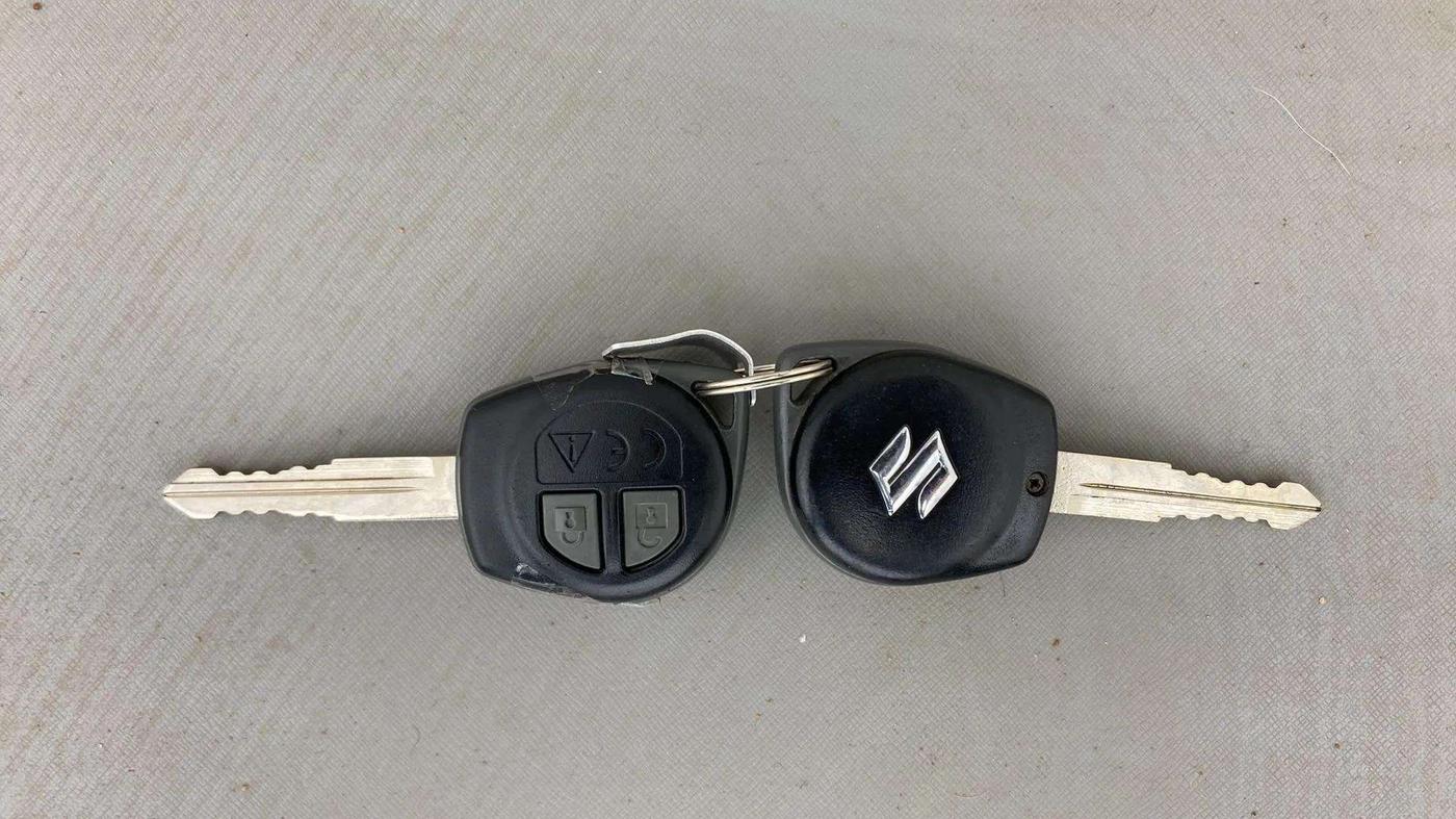 2021 Maruti Vitara Brezza LXI, Petrol, Manual, 9,307 km, Key Close Up