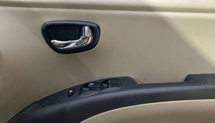 2013 Hyundai i10 MAGNA 1.1, Petrol, Manual, 47,927 km, Driver Side Door Panels Control