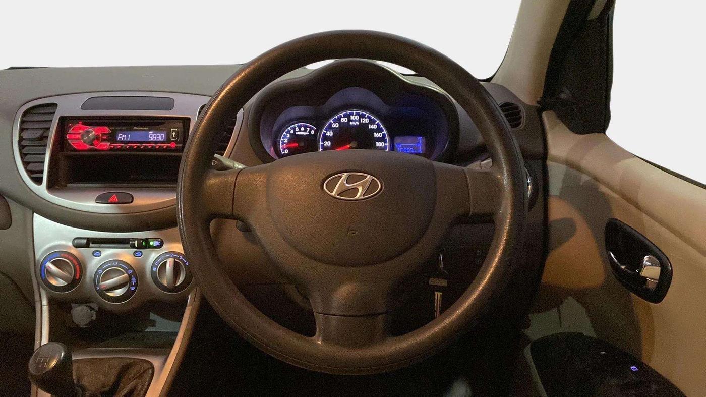 2013 Hyundai i10 MAGNA 1.1, Petrol, Manual, 47,927 km, Steering Wheel Close Up