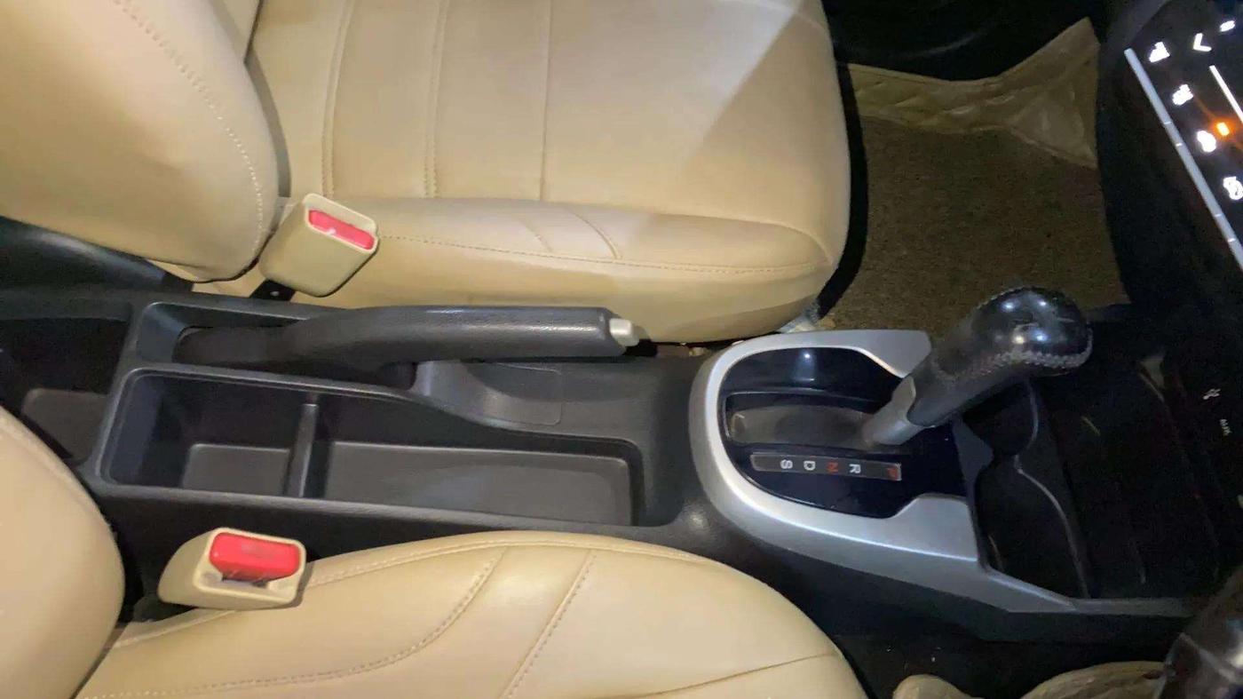 2016 Honda Jazz 1.2L I-VTEC V AT, Petrol, Automatic, 50,666 km, Gear Lever