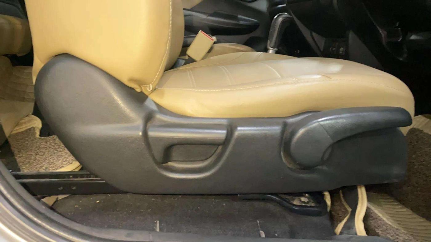 2016 Honda Jazz 1.2L I-VTEC V AT, Petrol, Automatic, 50,666 km, Driver Side Adjustment Panel