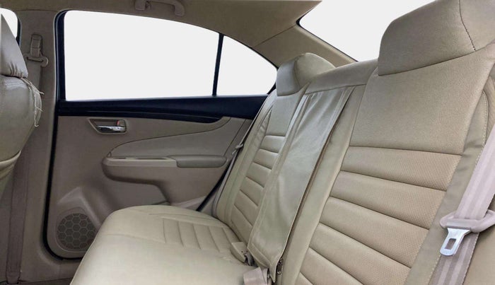 2015 Maruti Ciaz VXI+, Petrol, Manual, 59,289 km, Right Side Rear Door Cabin