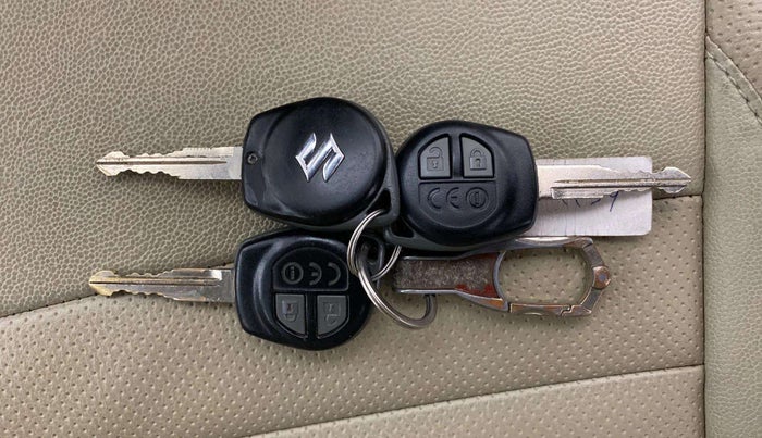 2015 Maruti Ciaz VXI+, Petrol, Manual, 59,289 km, Key Close Up