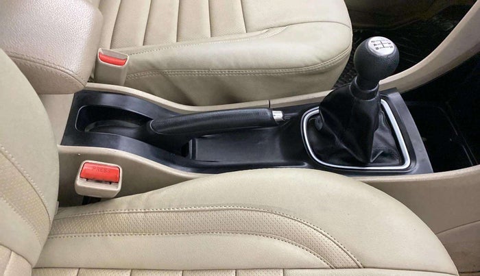 2015 Maruti Ciaz VXI+, Petrol, Manual, 59,289 km, Gear Lever