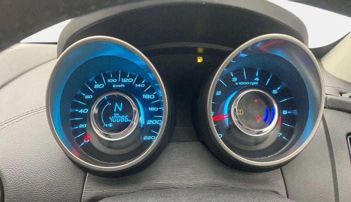 2020 Mahindra XUV500 W11, Diesel, Manual, 40,161 km, Odometer Image