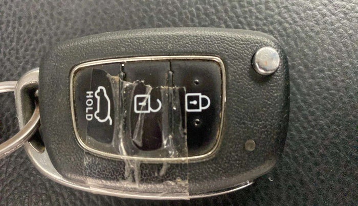 2020 Hyundai VENUE SX 1.5 CRDI, Diesel, Manual, 41,099 km, Key Close Up