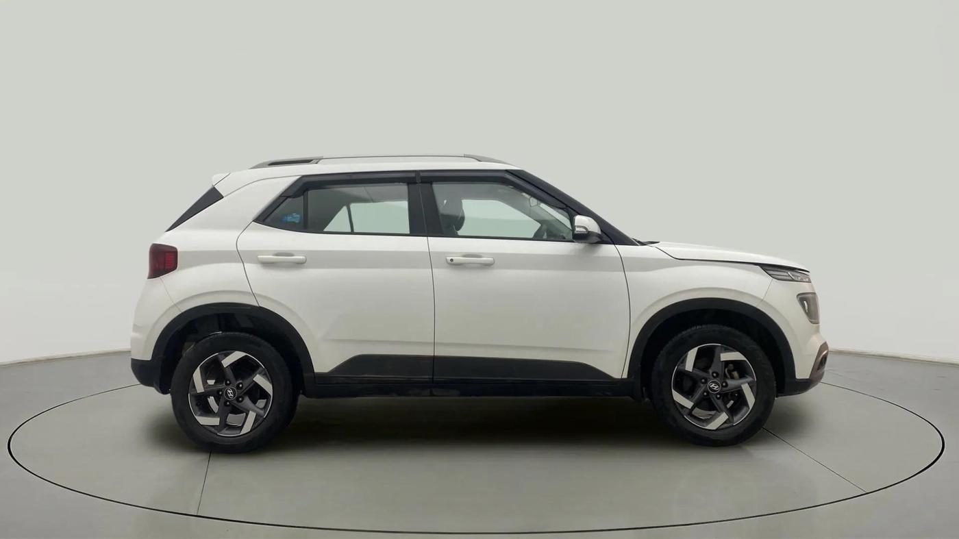 2020 Hyundai VENUE SX 1.5 CRDI, Diesel, Manual, 41,099 km, Right Side View