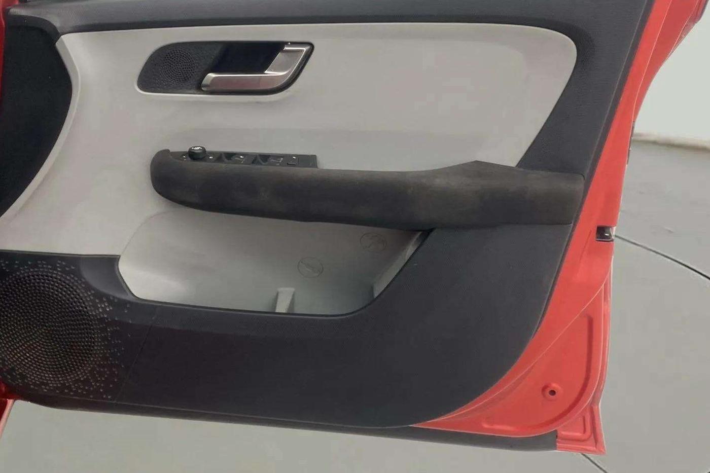 2020 Tata ALTROZ XZ PETROL, Petrol, Manual, 45,576 km, Driver Side Door Panels Control