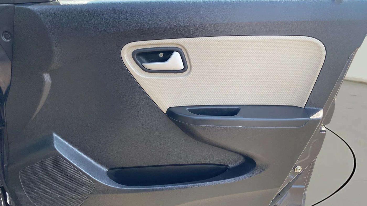 2023 Maruti Alto LXI O, Petrol, Manual, 39,633 km, Driver Side Door Panels Control