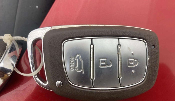 2023 Hyundai NEW I20 ASTA 1.2 MT, Petrol, Manual, 18,454 km, Key Close Up