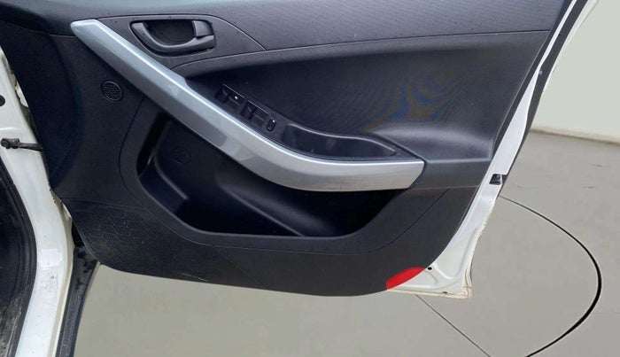 2020 Tata NEXON XM SUNROOF PETROL, Petrol, Manual, 25,126 km, Driver Side Door Panels Control